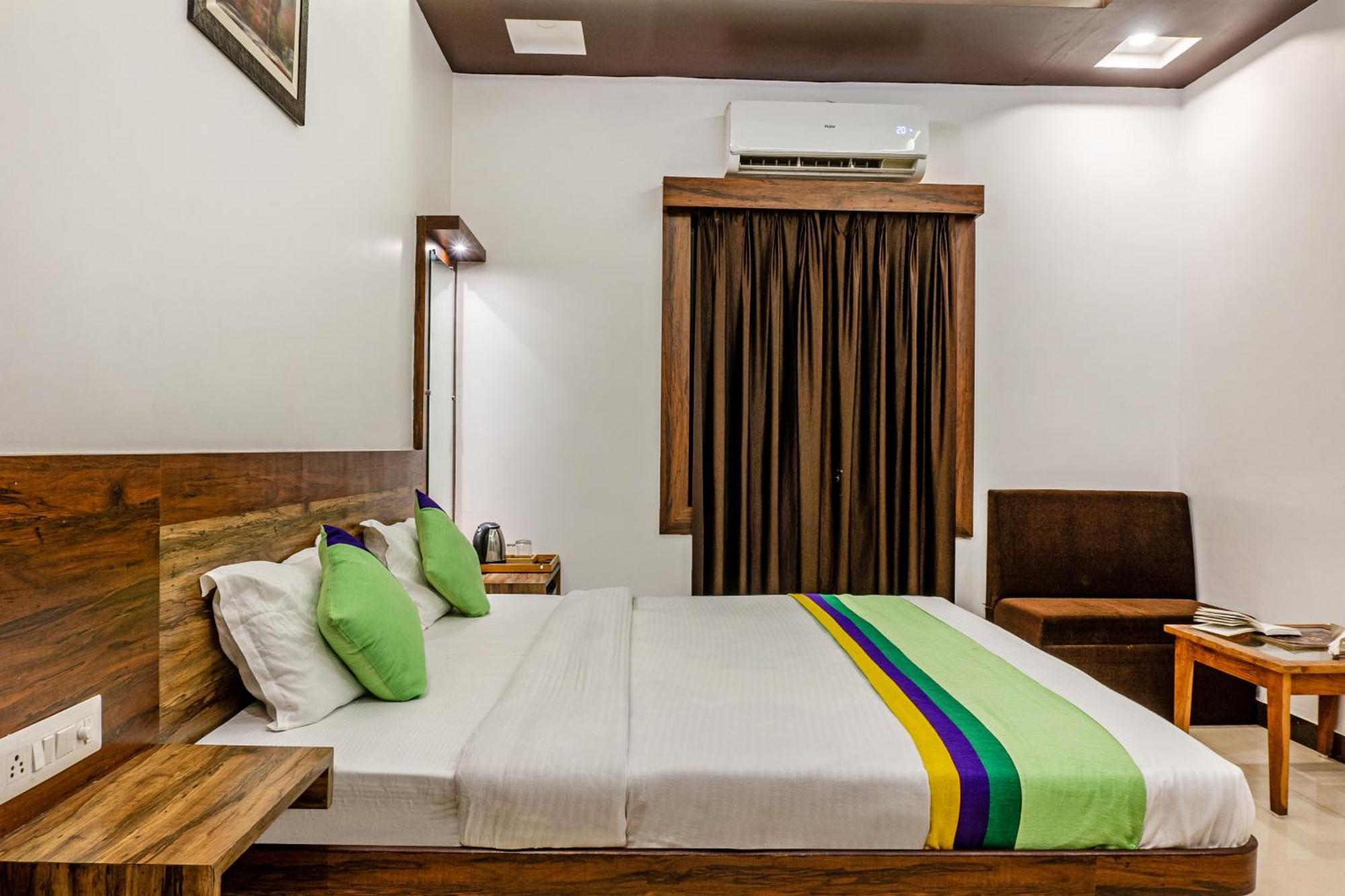 Hotel Treebo Spirit Residency à Udaipur Extérieur photo